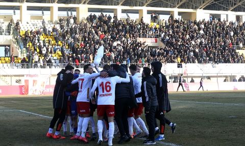 Onvo Antalyaspor, Muşspor'u Penaltılarla Geçerek Gruplara Yükseldi