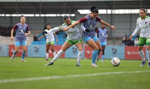 Trabzonspor Kadın Futbol Takımı Ünye'yi Farklı Geçti