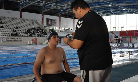 14 Yaşındaki Para Yüzücü Salih Karadağ, 2028 Olimpiyatları İçin Hazırlanıyor