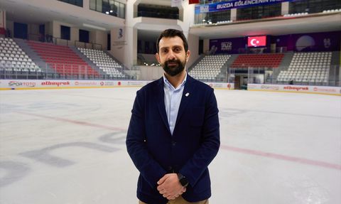 18 Yaş Altı Kadın Buz Hokeyi Takımı'nın Altın Madalya Hedefi