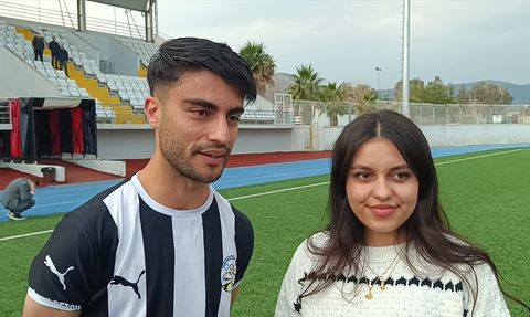 Adana'da Futbolcu, Maç Sonunda Kız Arkadaşına Evlenme Teklifi Etti