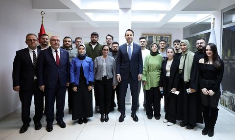 Bakan Bayraktar Sinop'ta Nükleer Mühendislerle Buluştu