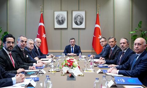 Cumhurbaşkanı Yardımcısı Yılmaz, DEİK Başkanı Olpak'ı Ağırladı