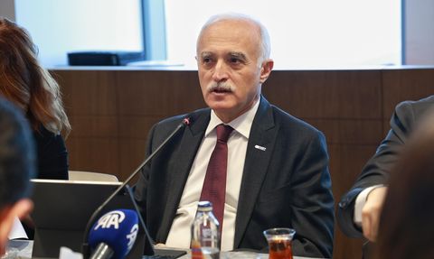 DEİK Başkanı Nail Olpak, 2025 Ekonomi Beklentilerini Açıkladı