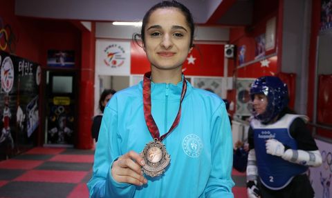 Engellere Rağmen Tekvando Şampiyonu: Tuana Çelik