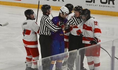 Erkekler 20 Yaş Altı Buz Hokeyi Dünya Şampiyonası İstanbul'da Başladı