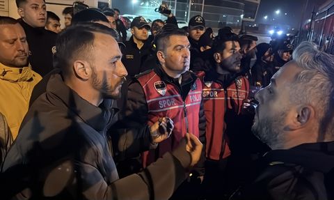 Kayserispor Taraftarından Takıma Tepki: Gökhan Sazdağı'ndan Açıklama