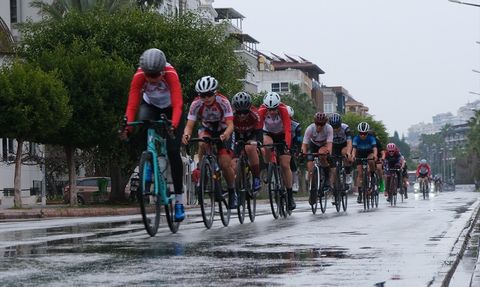 Türkiye Bisiklet Kupası 1. Etap Puanlı Yol Yarışları Alanya'da Gerçekleşti