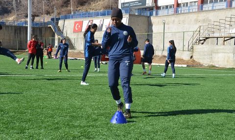 Yüksekova Spor Kadın Futbol Takımı: Namağlup Şampiyonluk Yolda