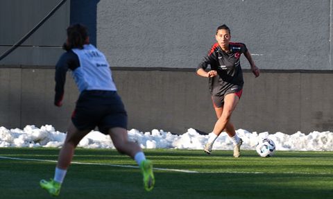 A Milli Kadın Futbol Takımı Yunanistan'la Galibiyet İçin Sahada