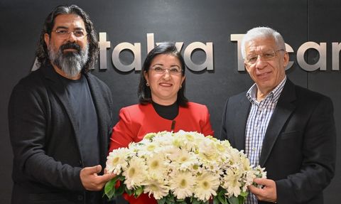 Antalya'dan 75 Milyon Dal Çiçek İhracatı