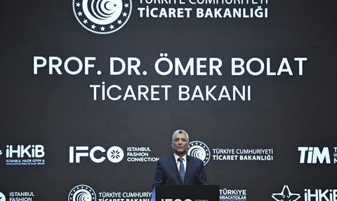 Bakan Bolat, İstanbul Hazır Giyim ve Moda Fuarı'nda İhracatı Destekleyecek Mesajlar Verdi