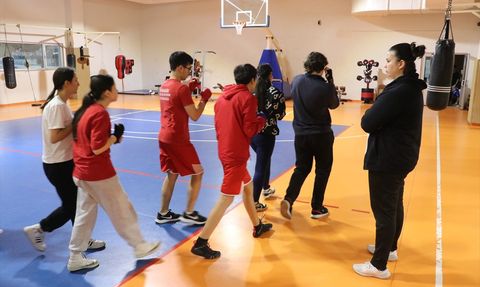 Eda Yenilmez, Genç Boksörleri Şampiyonluğa Hazırlıyor