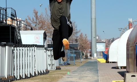 Futboldan Atletizme Geçiş: Deniz Kandöker'in Başarı Hikayesi
