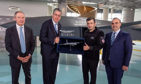 İtalyan Bakan Urso, Baykar'ı Ziyaret Etti