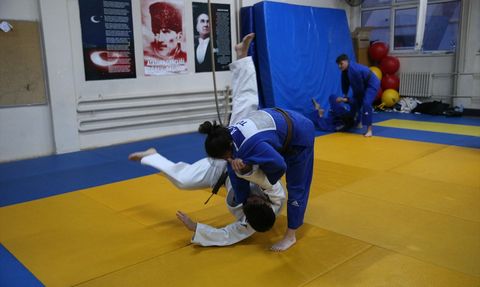 Judoda İki Nesil: Anne ve Kızın Başarı Hikayesi