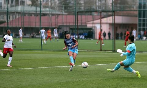 Trabzonspor, Bornova Hitab Spor'u 6-0 Mağlup Etti