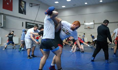 Türk ve Bulgar Güreşçiler Edirne'de Birlikte Kamp Yaptı