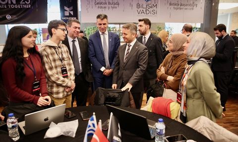 Türkiye-Yunanistan Hackathonu'nda Yarı Finale Geçildi