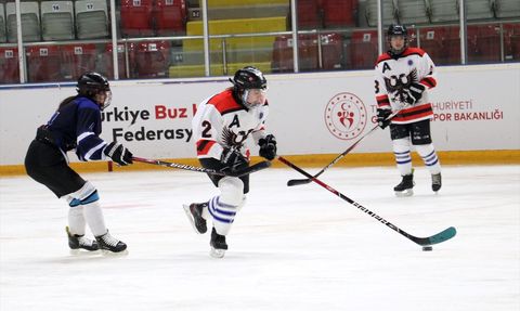 Üniversiteler Arası Buz Hokeyi Şampiyonası Erzurum'da Tamamlandı