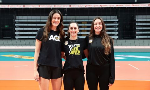 VakıfBank, Genç Yetenekleriyle Sözleşme Yeniledi