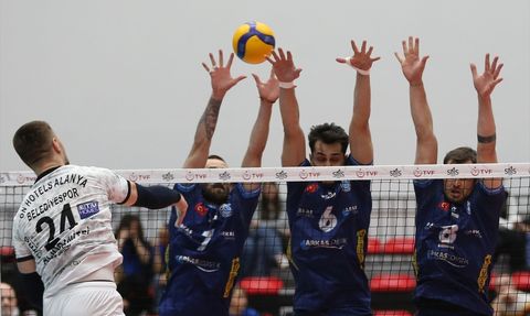 Voleybol SMS Grup Efeler Ligi: Arkas Spor Deplasmanda Galip Geldi