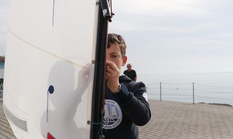 11 Yaşındaki Yelkenci Rüzgar Uzel'in Milli Takım Hedefi