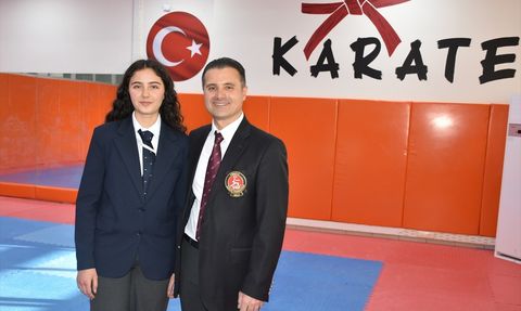 Baba-Kız Karate Tutkusu: Hakemlikte Birlikte Başarıya Koşuyorlar
