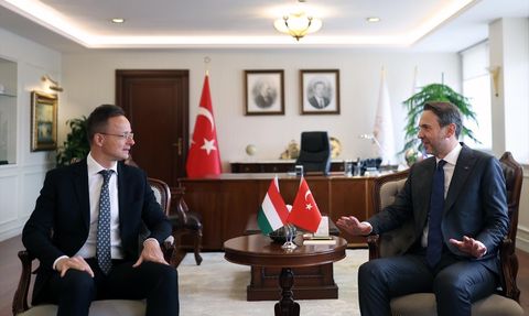 Bakan Bayraktar'ın Macaristan ile Enerji İşbirliği Görüşmesi