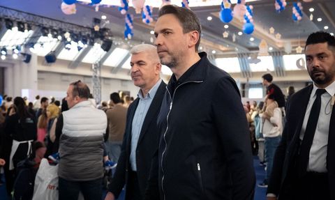 Enerji Bakanı Bayraktar, Külliye'de Ramazan Etkinliklerini Ziyaret Etti