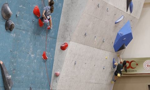 Samsun'da Spor Tırmanış Gençler Türkiye Şampiyonası Gerçekleştirildi