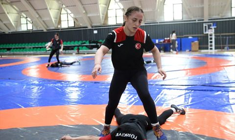 Selvi İlyasoğlu Avrupa Şampiyonası'na Hazırlanıyor