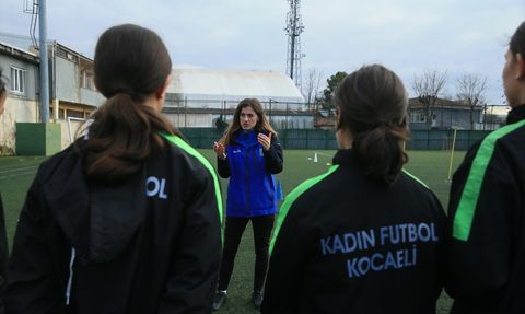 Şüheda Yıldız: Yarım Kalan Hayallerini Futbolcu Yetiştirerek Tamamlıyor