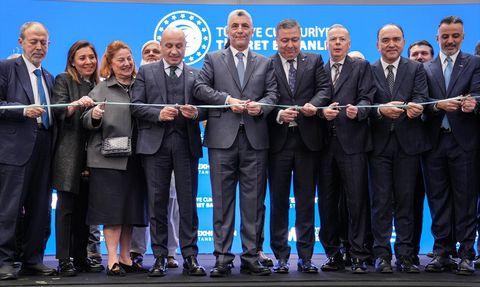 Ticaret Bakanı Bolat, Texhibition İstanbul'da Yatırım İklimini Değerlendirdi