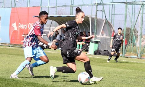 Trabzonspor, Beşiktaş'ı 2-0 Mağlup Etti