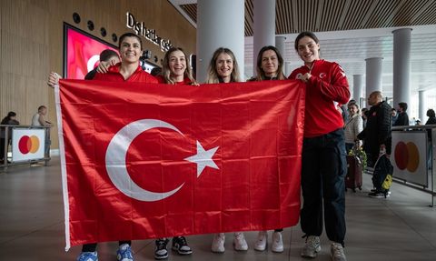 Türkiye Kadın Boks Milli Takımı Dünya Üçüncüsü Olmanın Gururunu Yaşıyor