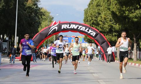 20. Uluslararası Runtalya Maratonu Coşkuyla Başladı