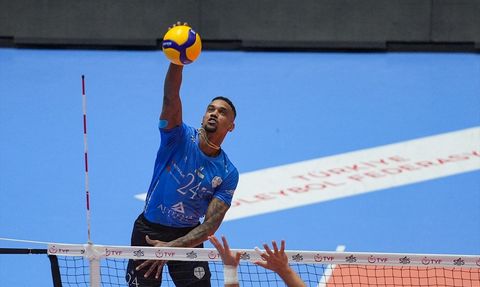 Altekma, SMS Grup Efeler Ligi Play-Offsuna Hızla İlerliyor