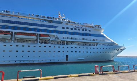 Astoria Grande Kruvaziyeri Antalya'ya Ulaştı