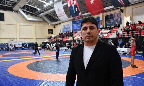 Bilecik'te 15 Yaş Altı Türkiye Güreş Grup Müsabakaları Devam Ediyor