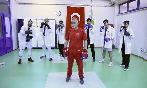 Eskişehir'de Tıp Öğrencileri Boksla Stresten Uzaklaşıyor