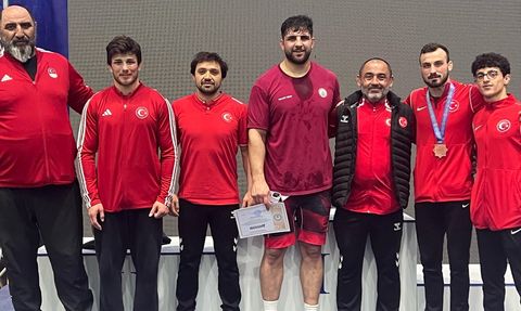 Grekoromen Güreş Milli Takımı Kazakistan'da Başarı İle Döndü