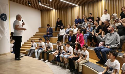 İzmirli Öğrenciler Uzayla Buluştular