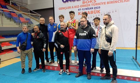 Karabük'te Okul Sporları Gençler Türkiye Boks Birinciliği Tamamlandı