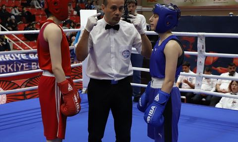 Samsun'da Kadınlar Türkiye Boks Şampiyonası Tamamlandı