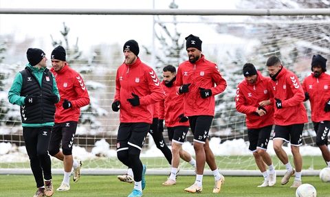 Sivasspor Fenerbahçe Maçına Hazırlanıyor