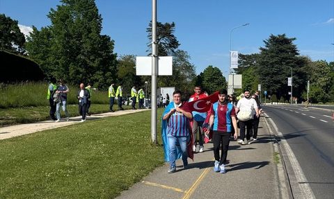 Trabzonspor Taraftarları UEFA Gençlik Ligi Finalinde Heyecanlı