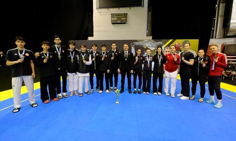 Türkiye Tekvando Milli Takımı Sırbistan'da Şampiyonluk Yaşadı