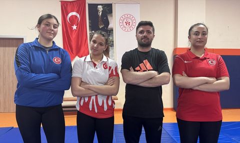 Uluslararası Arenada Hedef Büyüten Genç Kadın Güreşçiler