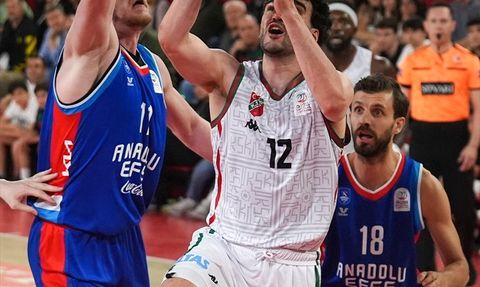Anadolu Efes, Karşıyaka'yı Mağlup Etti
